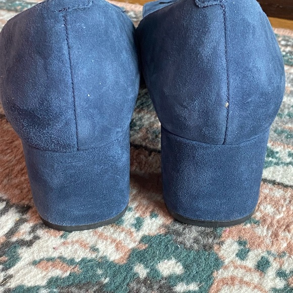 Clarks BLU Suede Artisan Pumps, 9.5 Winter Sale - Picture 5 of 10